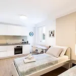 Apartman Capraria Appartments In Historic Center, With Private Parking Koper