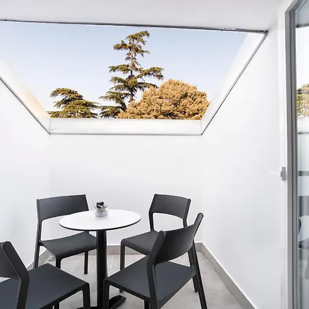 아파트 Capraria Appartments In Historic Center, With Private Parking *