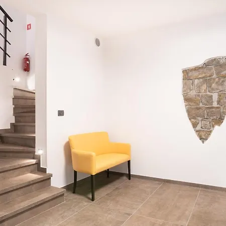 Apartament Capraria Appartments In Historic Center, With Private Parking