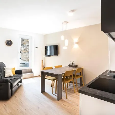 Capraria Appartments In Historic Center, With Private Parking *