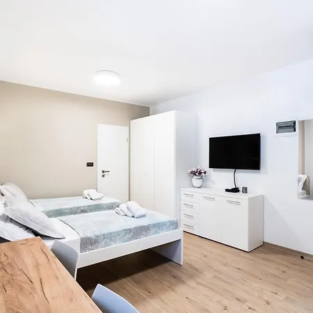 Capraria Appartments In Historic Center, With Private Parking *