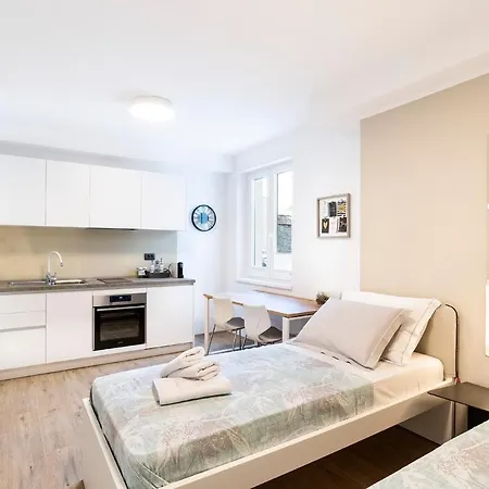 아파트 Capraria Appartments In Historic Center, With Private Parking 코페르