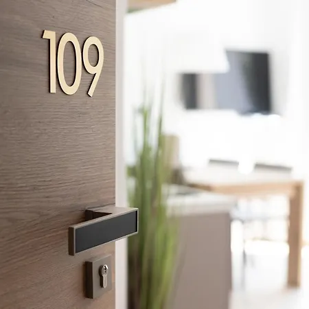 아파트 Capraria Appartments In Historic Center, With Private Parking 코페르