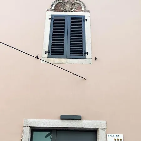 Capraria Appartments In Historic Center, With Private Parking 코페르