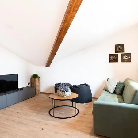 Capraria Appartments In Historic Center, With Private Parking Apartman