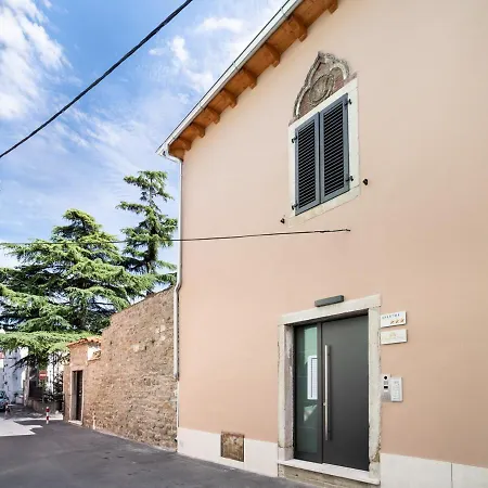 Capraria Appartments In Historic Center, With Private Parking