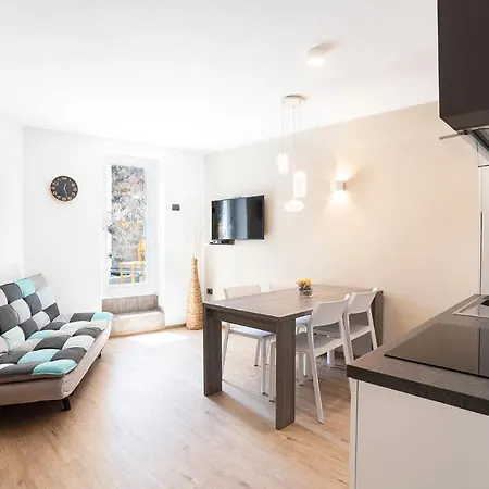 아파트 Capraria Appartments In Historic Center, With Private Parking 코페르