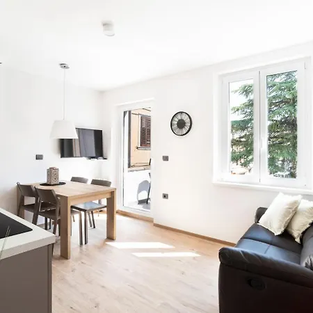 Capraria Appartments In Historic Center, With Private Parking