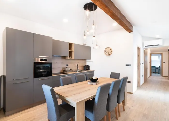 アパート Capraria Appartments In Historic Center, With Private Parking コペル