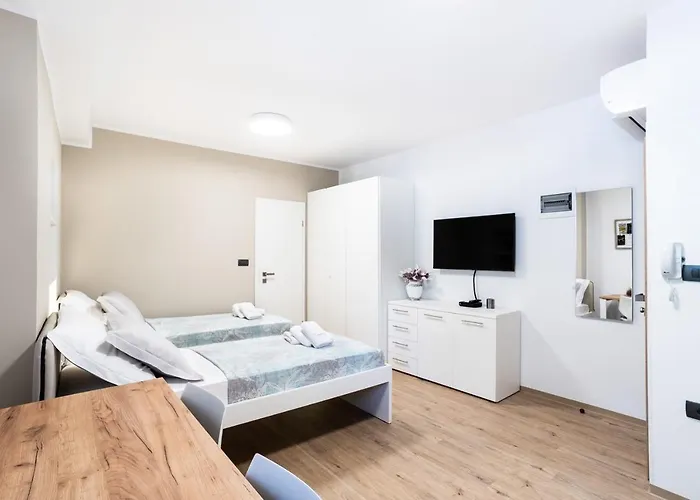 Capraria Appartments In Historic Center, With Private Parking *