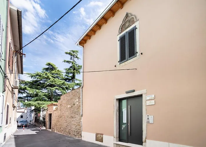 Capraria Appartments In Historic Center, With Private Parking