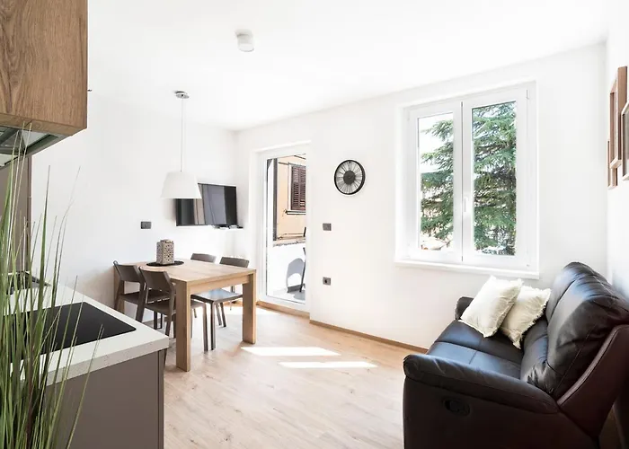 Capraria Appartments In Historic Center, With Private Parking